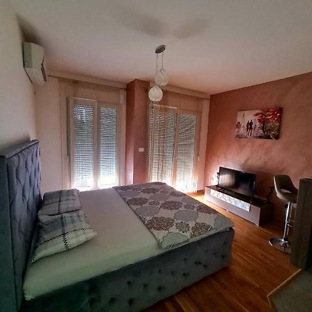 Apartman Bogdan 2 Apartment Подгорица Екстериор снимка