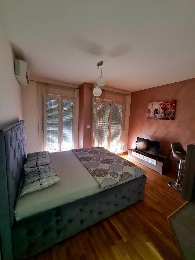 Apartman Bogdan 2 Apartment Подгорица Екстериор снимка