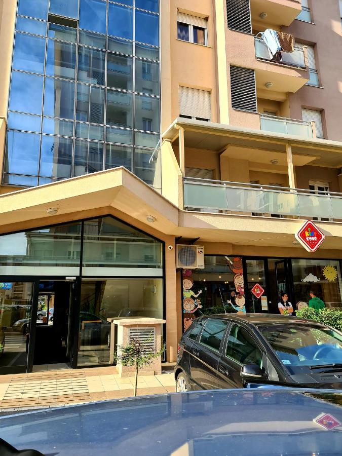 Apartman Bogdan 2 Apartment Подгорица Екстериор снимка